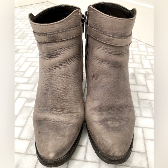 ITALIAN GREY LEATHER BOOTS - Size 7 1/2 (38 1/2) - Picture 10 of 13